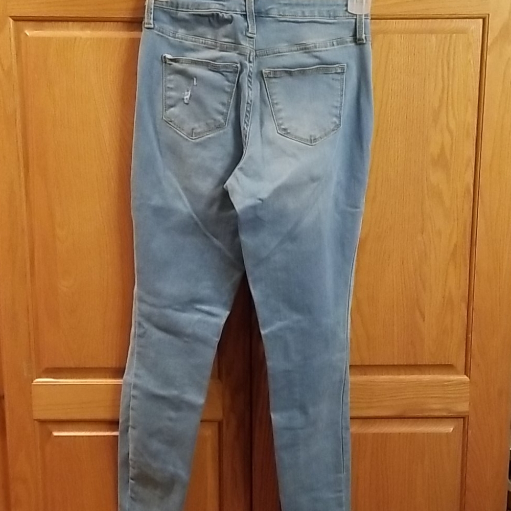 Universal Thread Distressed Jeans Size 2 - Picture 2 of 7